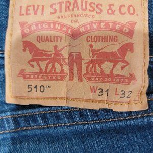 Blue Levi 510s - 31x32 Skinny Jeans in excellent condition